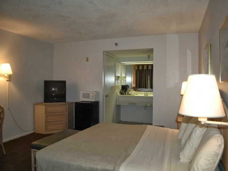 Travelodge By Wyndham Venice Venice Gardens Εξωτερικό φωτογραφία
