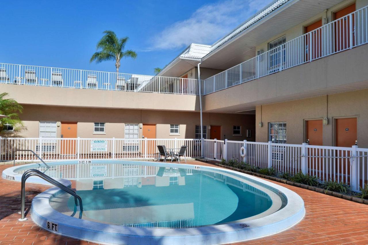Travelodge By Wyndham Venice Venice Gardens Εξωτερικό φωτογραφία