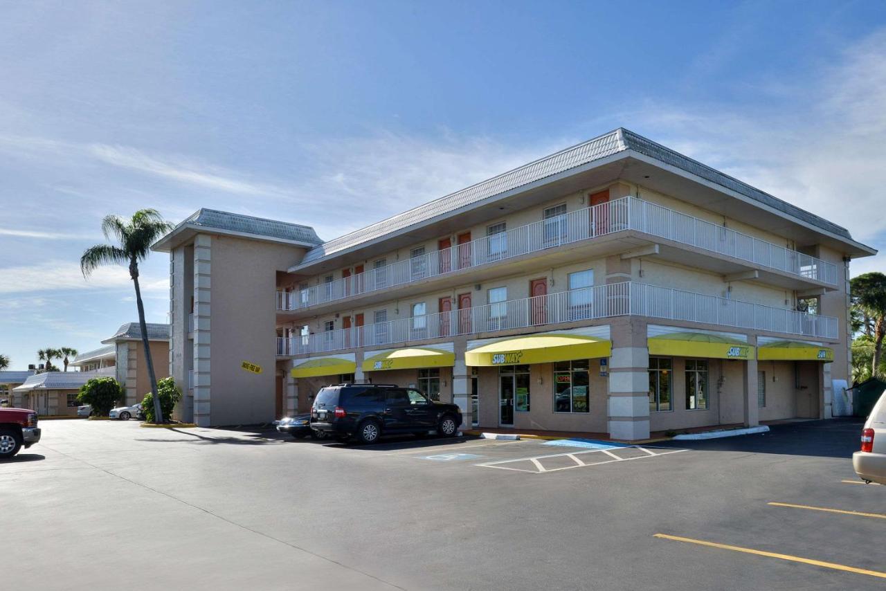 Travelodge By Wyndham Venice Venice Gardens Εξωτερικό φωτογραφία